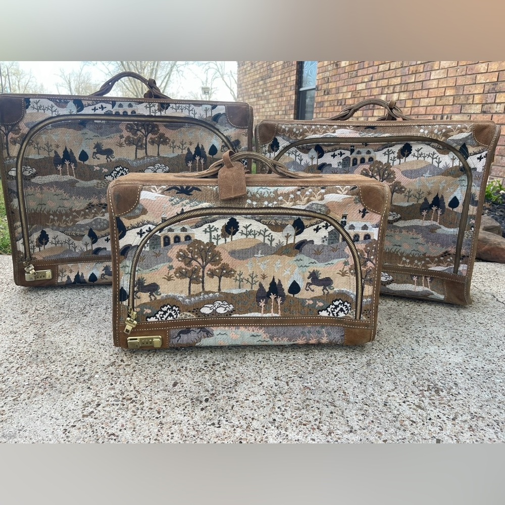 Vintage 1970’s French and Co luggage. Unicorn countryside -rare